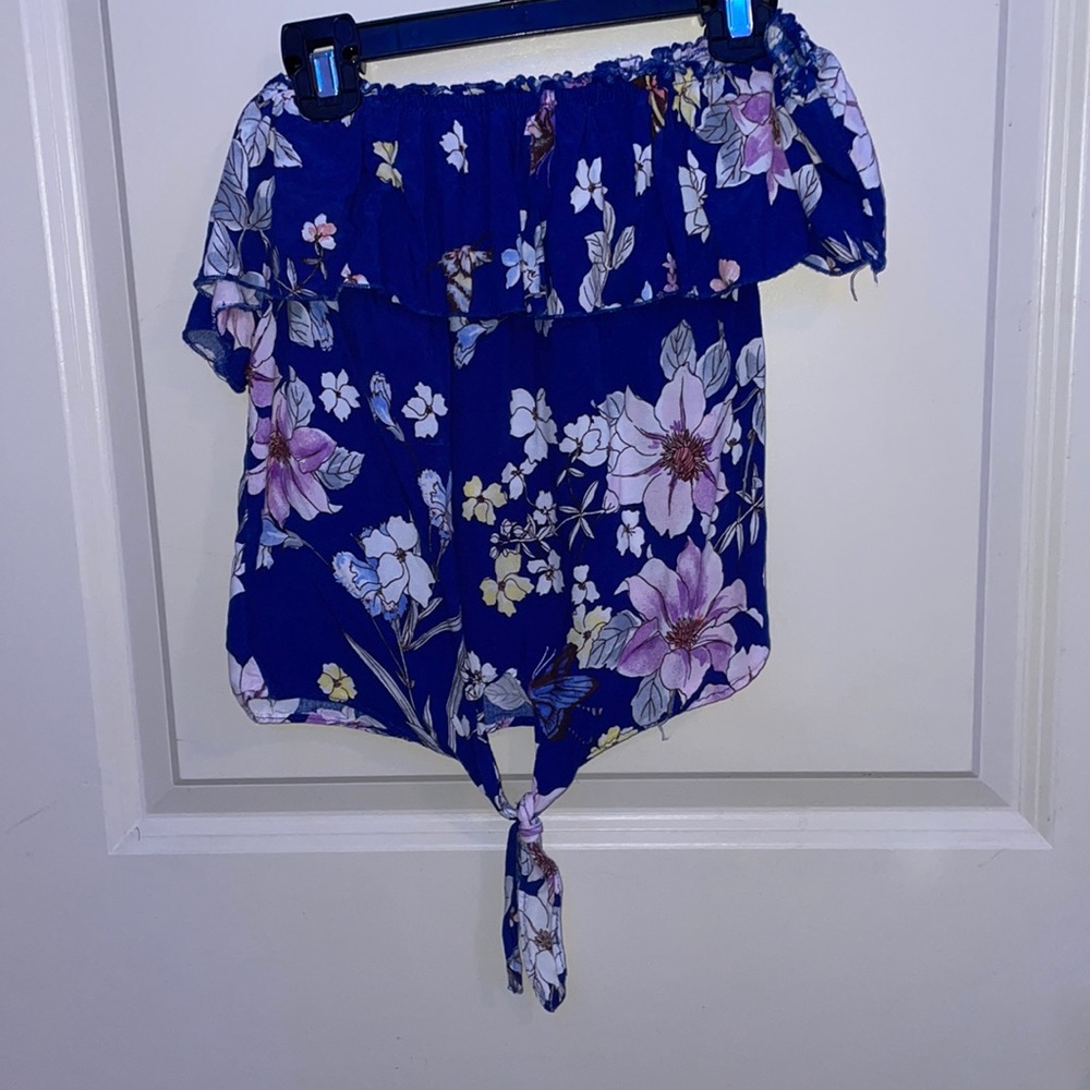 Cute Floral Off-The-Shoulders Crop Top